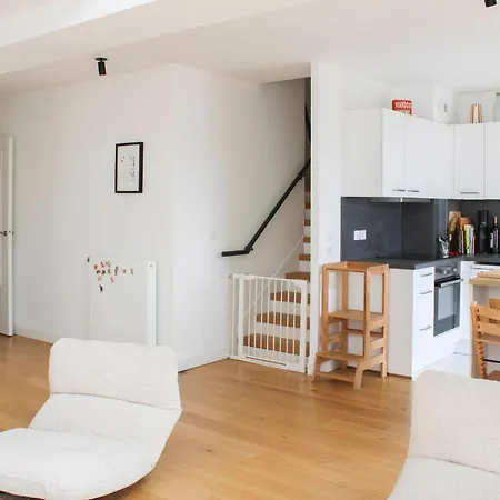 Duplex With Balcony In Saint-ouen *