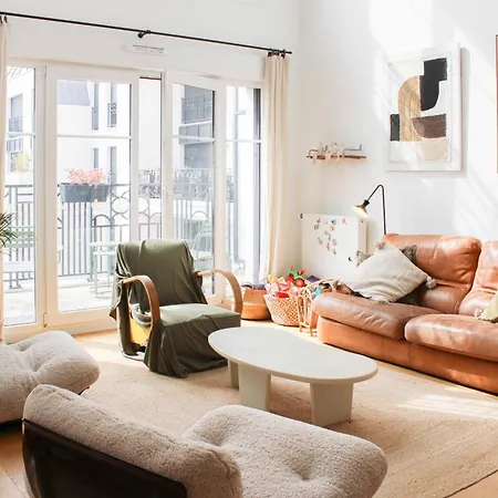 Duplex With Balcony In Saint-ouen *