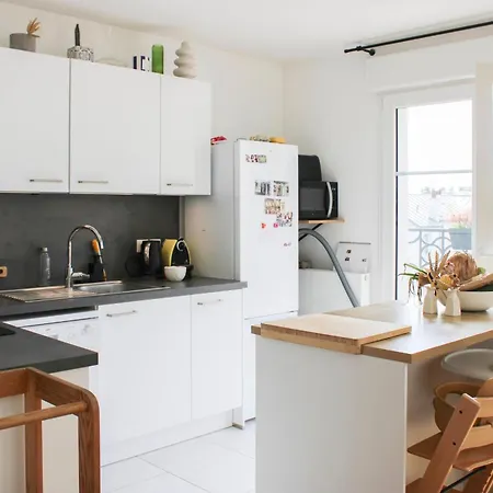 Duplex With Balcony In Saint-ouen דירה *