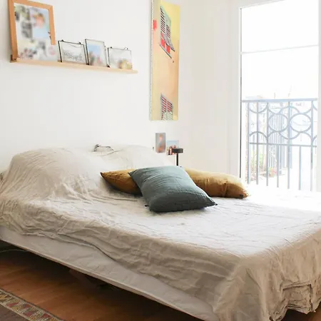 Duplex With Balcony In Saint-ouen דירה סן-קואן