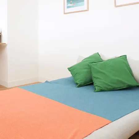 Duplex With Balcony In Saint-ouen * סן-קואן