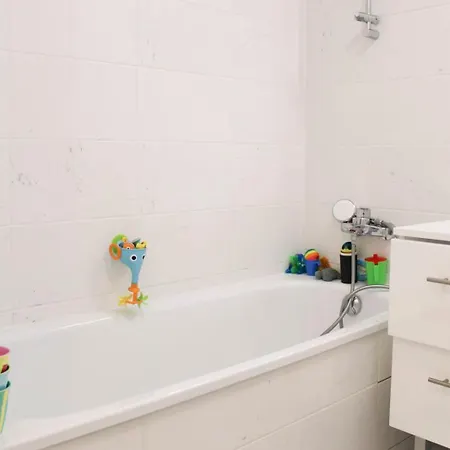 Duplex With Balcony In Saint-ouen סן-קואן