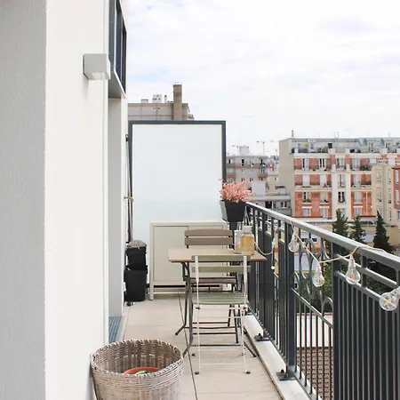 Duplex With Balcony In Saint-ouen סן-קואן